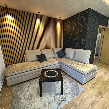 Pavlovic Lux 公寓
