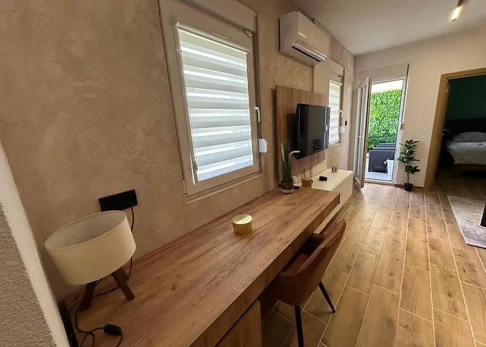 Pavlovic Lux * ソコバニャ